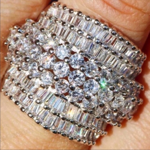 Jewelry - NEW LUXuRY 18 CT 925 SILVER DIAMOND RING